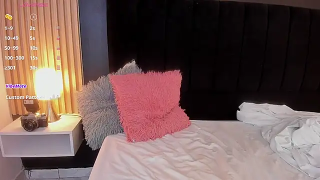 sweetsofia18 online show from 03/18/26, 11:08