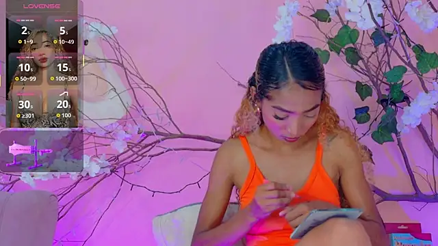 Charlotte Love10 online show from 04/08/26, 08:53