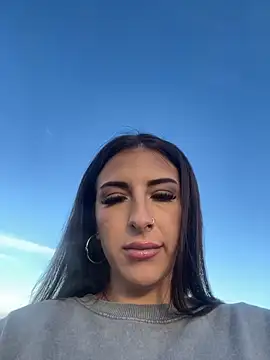 Snapshot of SashaBelle_ chatting on 11/13/25, 06:12 SashaBelle online show from 11/13/25, 06:12