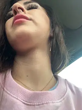 Snapshot of SashaBelle_ chatting on 11/19/25, 07:08 SashaBelle online show from 11/19/25, 07:08