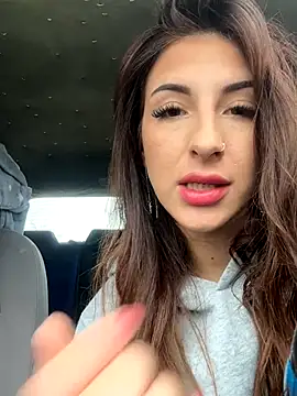 Snapshot of SashaBelle_ chatting on 11/20/25, 08:36 SashaBelle online show from 11/20/25, 08:36