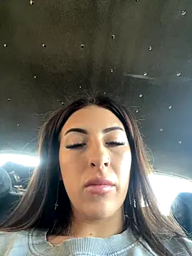 Snapshot of SashaBelle_ chatting on 11/22/25, 07:18 SashaBelle online show from 11/22/25, 07:18