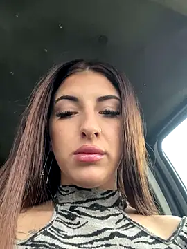 Snapshot of SashaBelle_ chatting on 11/24/25, 08:03 SashaBelle online show from 11/24/25, 08:03