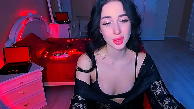 Snapshot of lovely_desire chatting on 12/19/24, 06:34 lovely desire online show from 12/19/24, 06:34
