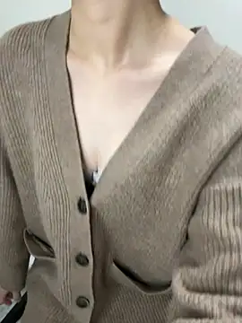 Snapshot of -x_MIU_x chatting on 03/18/25, 10:25 -x MIU x online show from 03/18/25, 10:25