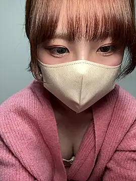 Snapshot of -x_MIU_x chatting on 05/20/26, 10:10 -x MIU x online show from 05/20/26, 10:10