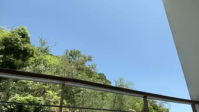 Snapshot of Leylah_Linda chatting on 04/12/26, 06:18 Leylah Linda online show from 04/12/26, 06:18