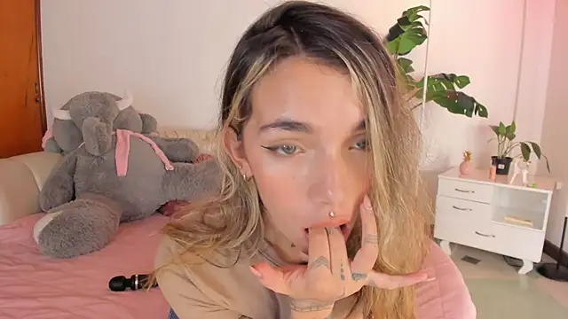 Mollymoon1 online show from 02/04/26, 08:47