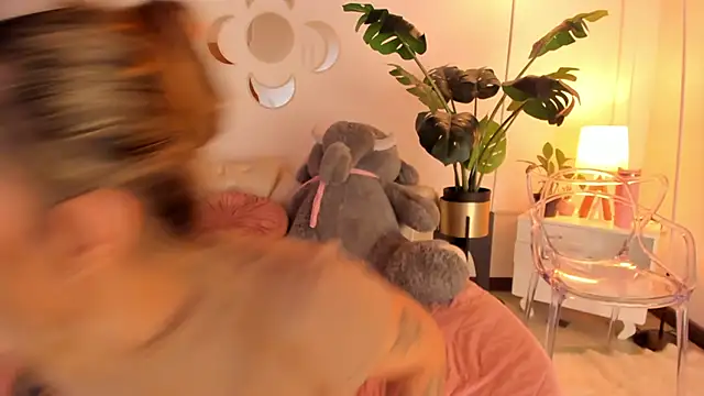 Mollymoon1 online show from 02/14/26, 07:54