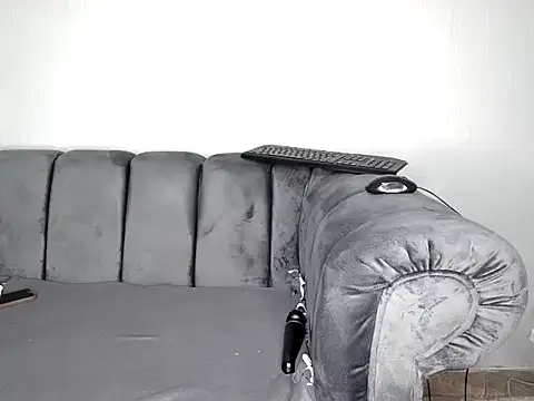 Pearl 00 online show from 11/06/25, 09:59