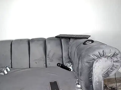 Pearl 00 online show from 11/13/25, 08:19