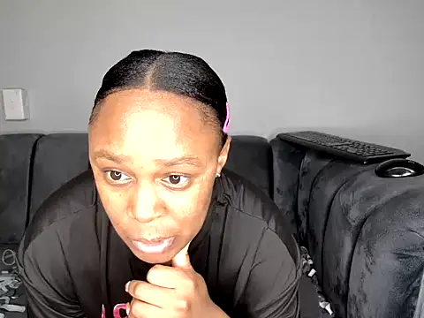 Pearl 00 online show from 11/14/25, 08:29