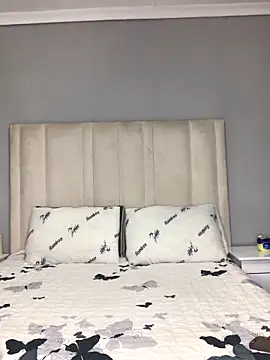 Pearl 00 online show from 11/25/25, 10:26