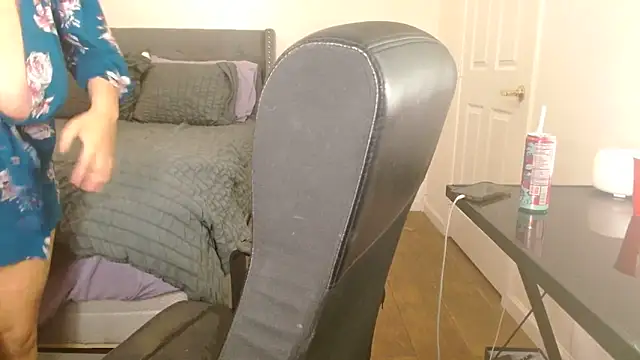 AlyssiaAmoreXO online show from 10/12/25, 08:08