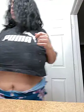 AlyssiaAmoreXO online show from 12/18/25, 04:46