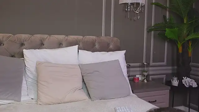 AnnieStylesx online show from 12/22/24, 04:28