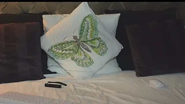 AnnieStylesx online show from 02/22/25, 08:07