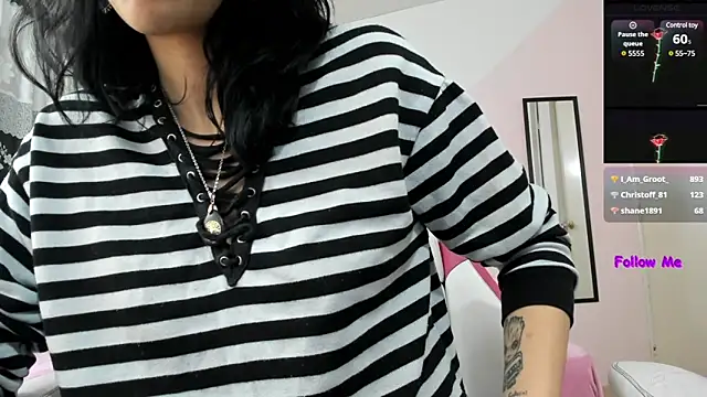 Snapshot of Camcrush__ chatting on 01/20/25, 11:43 Camcrush   online show from 01/20/25, 11:43