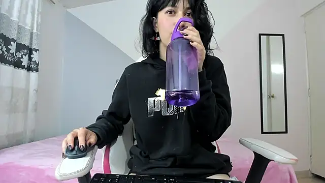 Snapshot of Camcrush__ chatting on 03/03/25, 09:59 Camcrush   online show from 03/03/25, 09:59