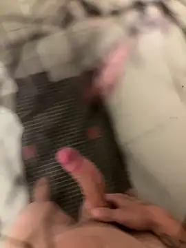 Snapshot of lescro95_ chatting on 09/26/25, 04:22 lescro95 online show from 09/26/25, 04:22