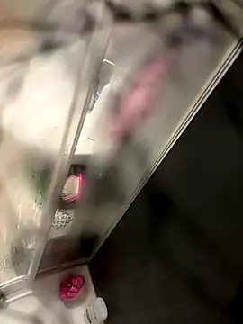 Snapshot of lescro95_ chatting on 10/04/25, 05:55 lescro95 online show from 10/04/25, 05:55