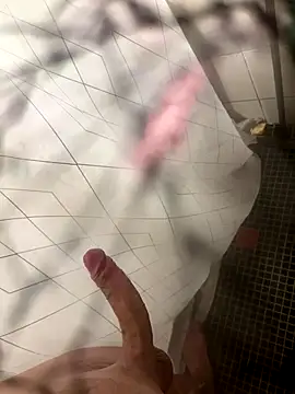 Snapshot of lescro95_ chatting on 11/01/25, 12:07 lescro95 online show from 11/01/25, 12:07