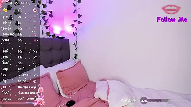 Snapshot of charlotte_james0 chatting on 02/11/25, 04:11 charlotte james0 online show from 02/11/25, 04:11