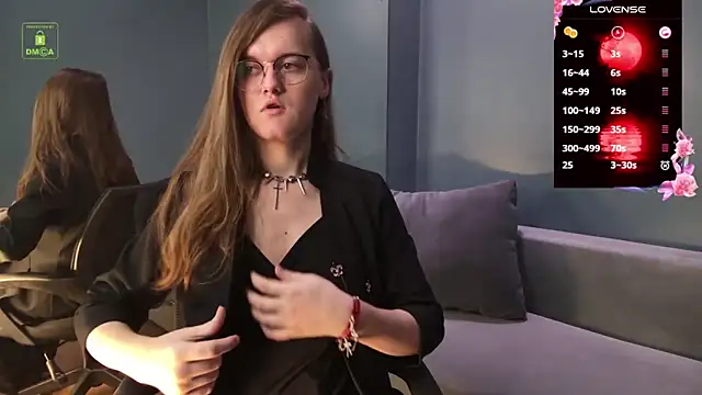 YukoFanee online show from 12/13/25, 08:25