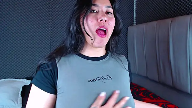 Snapshot of _joy_yva chatting on 12/19/25, 11:23 joy yva online show from 12/19/25, 11:23