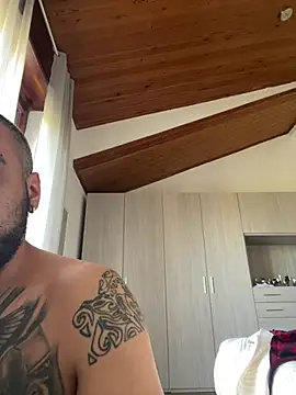 Dikkiduohottt online show from 04/18/26, 02:21