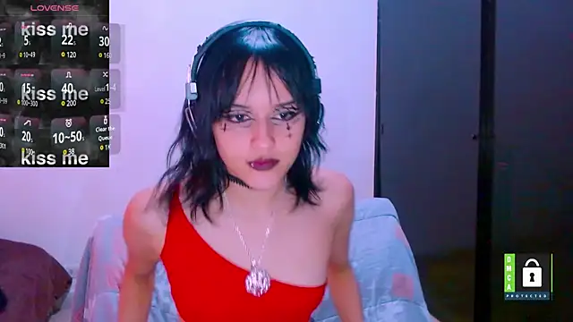 Snapshot of lizeth_darks chatting on 02/15/25, 12:43 lizeth darks online show from 02/15/25, 12:43