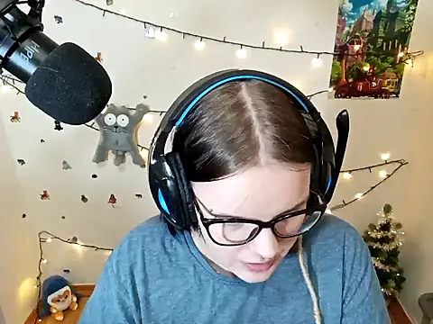 DivaMarisa online show from 12/23/24, 04:50