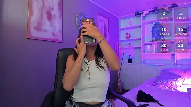 Lucy Williiams online show from 03/15/25, 07:59