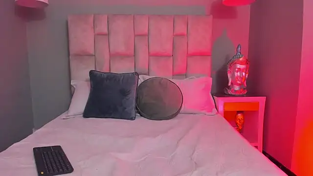 Lucy Williiams online show from 02/20/26, 07:36