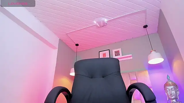 Lucy Williiams online show from 02/25/26, 07:01