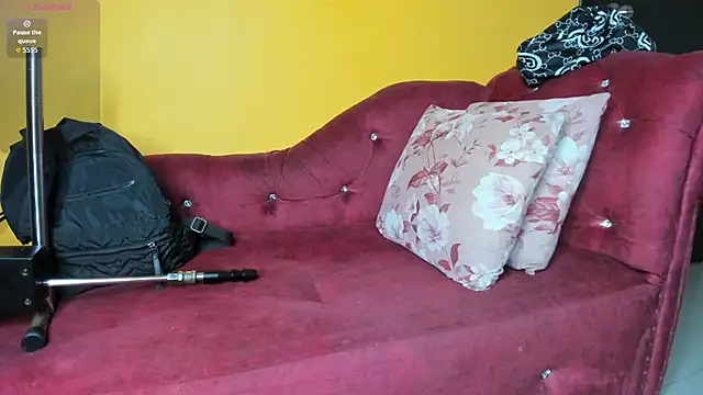 valeria hurtado online show from 10/02/25, 02:07