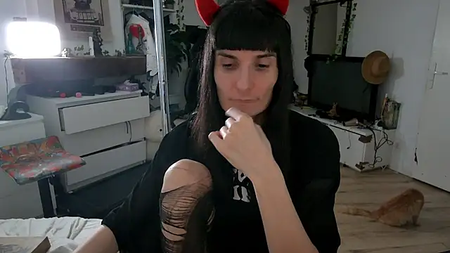 Snapshot of CeriseLapine chatting on 11/09/25, 07:23 CeriseLapine online show from 11/09/25, 07:23