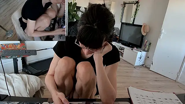 Snapshot of CeriseLapine chatting on 11/26/25, 10:27 CeriseLapine online show from 11/26/25, 10:27