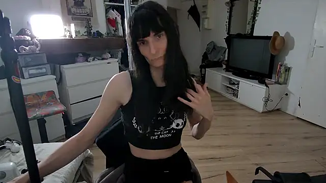 Snapshot of CeriseLapine chatting on 12/01/25, 09:09 CeriseLapine online show from 12/01/25, 09:09