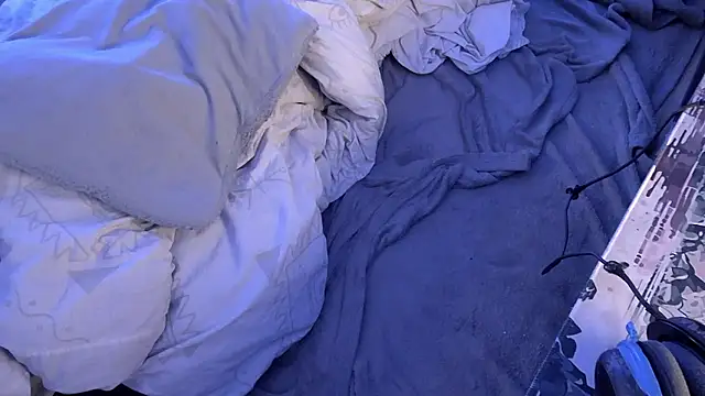 Snapshot of CeriseLapine chatting on 01/18/26, 10:13 CeriseLapine online show from 01/18/26, 10:13