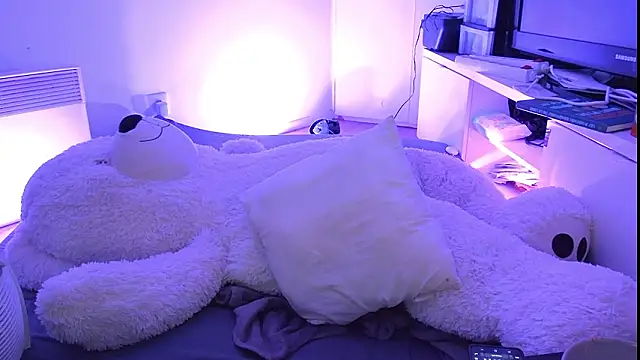 Snapshot of CeriseLapine chatting on 02/22/26, 06:06 CeriseLapine online show from 02/22/26, 06:06