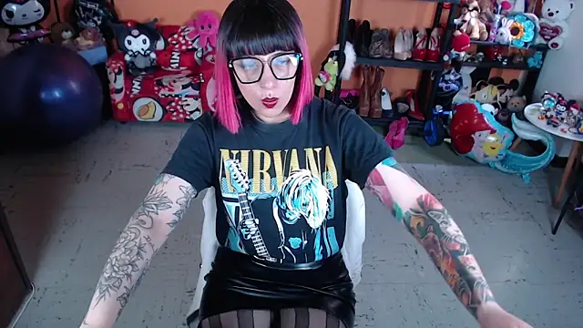 MissMiia2 online show from 11/18/25, 03:49