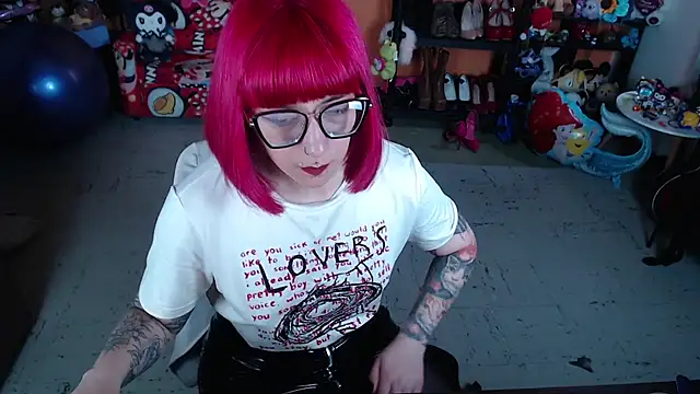 MissMiia2 online show from 11/26/25, 09:16