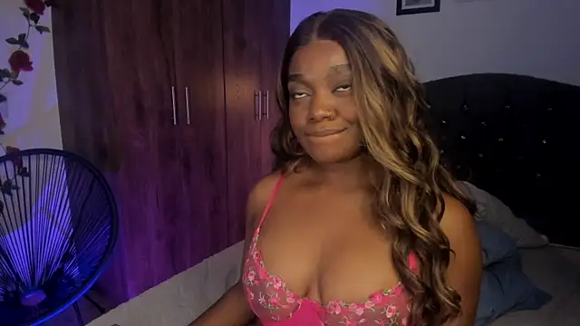 Snapshot of Im_Maria chatting on 02/23/25, 03:02 Im Maria online show from 02/23/25, 03:02