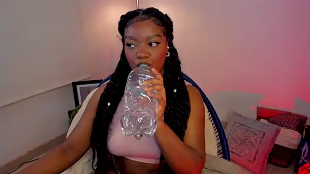 Snapshot of Im_Maria chatting on 10/26/25, 04:07 Im Maria online show from 10/26/25, 04:07