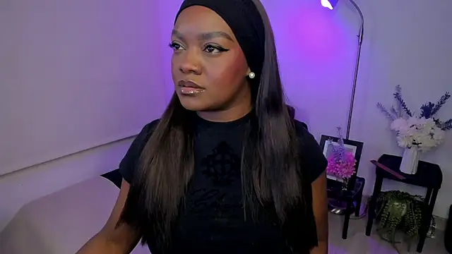 Snapshot of Im_Maria chatting on 11/12/25, 01:06 Im Maria online show from 11/12/25, 01:06