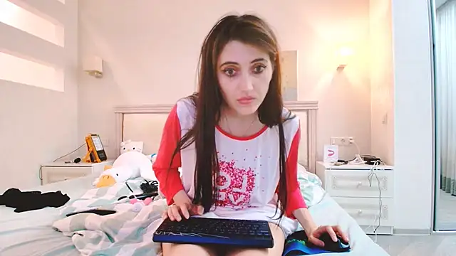 Snapshot of Iren chatting on 11/26/25, 01:17 Iren online show from 11/26/25, 01:17