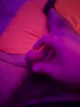 Snapshot of Argento14 chatting on 10/28/25, 05:11 Argento14 online show from 10/28/25, 05:11