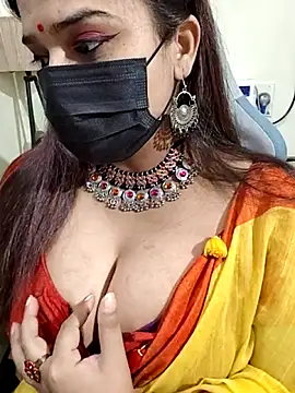 Snapshot of AzadPanchi2024 chatting on 10/17/25, 10:40 AzadPanchi2024 online show from 10/17/25, 10:40