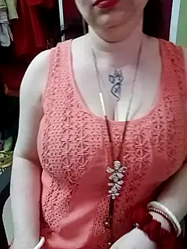 Snapshot of Raja_Ranii chatting on 12/14/24, 01:27 Raja Ranii online show from 12/14/24, 01:27